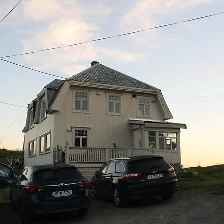 Hiking Club Pensjonat Nyksund